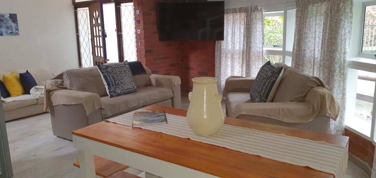 Summer Sand Holiday Cottages Scottburgh Exteriör bild